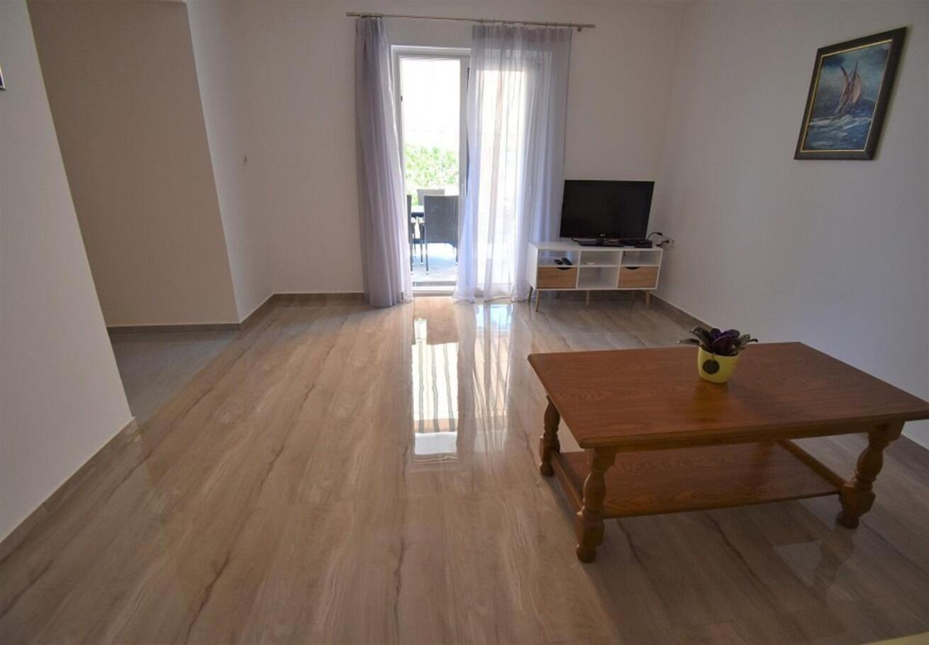 Holiday Home Branka - 80 M From Beach 维尔 外观 照片