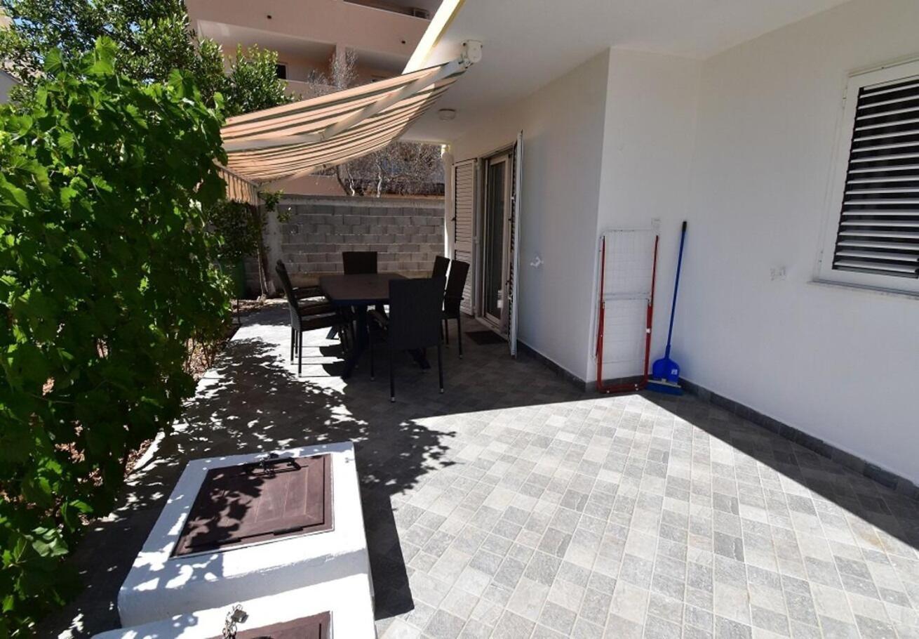 Holiday Home Branka - 80 M From Beach 维尔 外观 照片