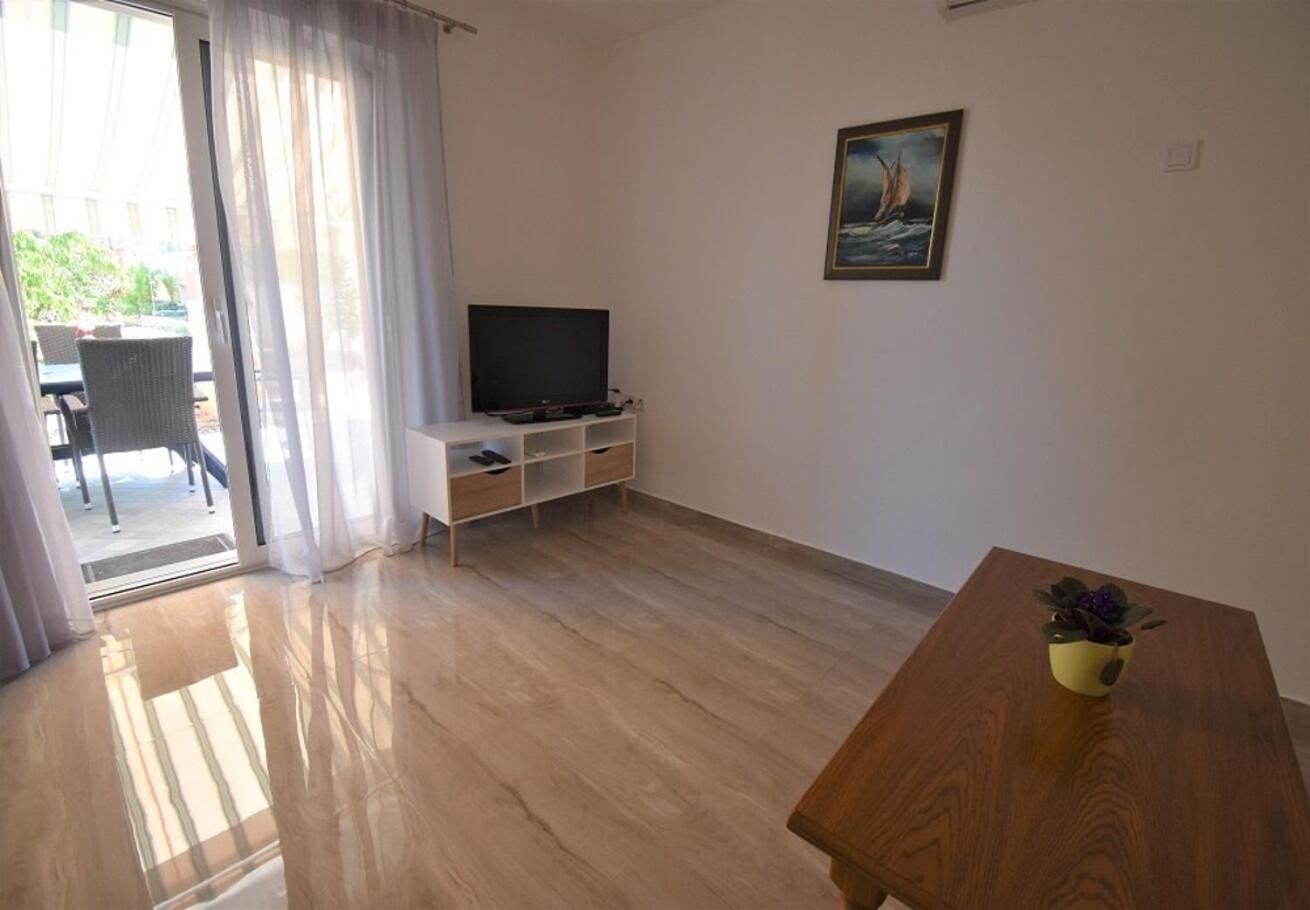 Holiday Home Branka - 80 M From Beach 维尔 外观 照片